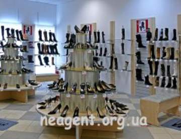 О важности торговой мебели для магазинов одежды и обуви